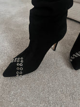 Load image into Gallery viewer, Botine fronsate cu detalii metalice
