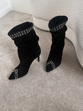 Load image into Gallery viewer, Botine fronsate cu detalii metalice
