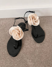 Load image into Gallery viewer, AREEA "Sandale elegante cu detaliu floare din matase"
