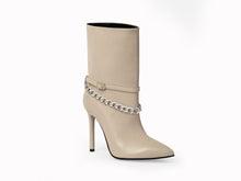Load image into Gallery viewer, Botine Valeria din piele naturala cu detaliu lant
