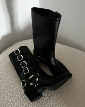 Load image into Gallery viewer, Ciocate cu catarame argintii si ham detasabil
