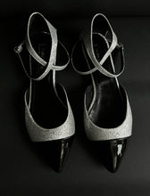 Load image into Gallery viewer, Balerini din glitter cu varf din lac "Adena"
