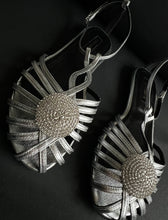 Load image into Gallery viewer, Balerini cu  barete si detalii cristale "Azaria"
