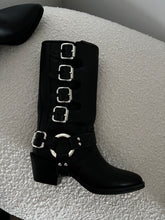 Load image into Gallery viewer, Ciocate cu catarame argintii si ham detasabil
